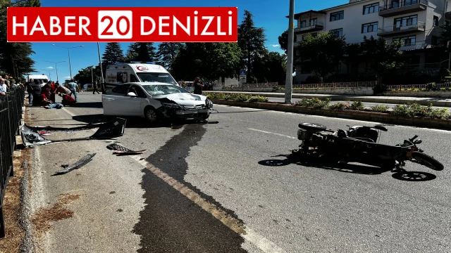 Otomobilin çarptığı elektrikli bisikletteki 2 kişi yaralandı