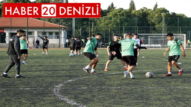 Denizlispor U19 Takımı, ilk yarıda zirveye ortak oldu