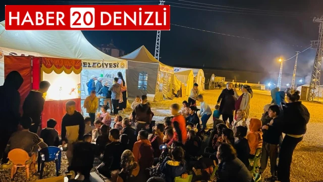 Sarayköy Belediyesi, çadır kentte gölge oyunuyla moral verdi