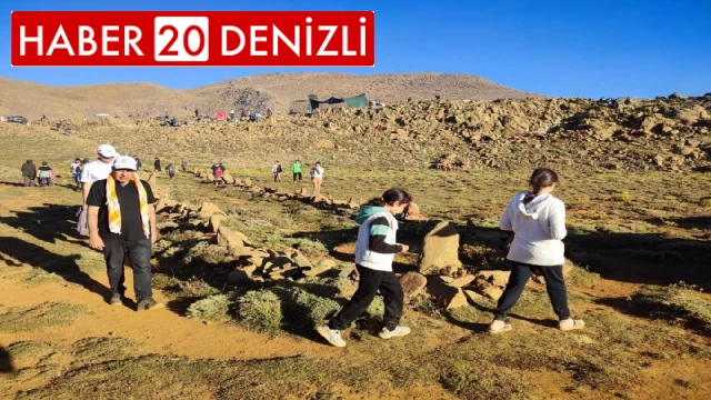 7 asırlık gelenek Sanrıdas Dağının 2300 rakımlı zirvesinde yaşatıldı