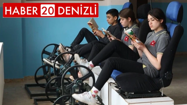 Kitap okurken okulun elektriğini üretiyorlar