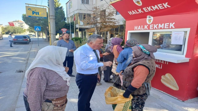 HONAZ HALK EKMEK 12 MAHALLEDE 5 BİN 500 KİŞİYE ULAŞIYOR