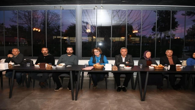 Başkan Çelik orucunu öğretmenlerle birlikte açtı