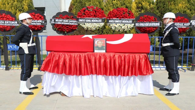 Tedavi gördüğü hastanede vefat eden Emniyet Müdürü memleketine törenle uğurlandı