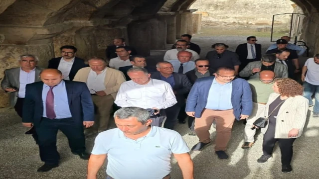 Bakanlık Pamukkale’deki tadilat krizini çözdü