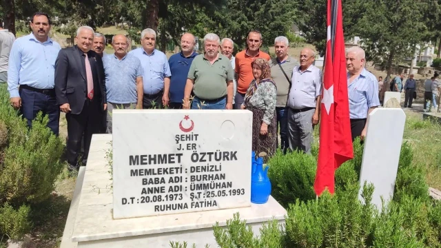 Bingöl’de şehit edilen 33 askerden birisi olan Denizlili er mezarı başında anıldı