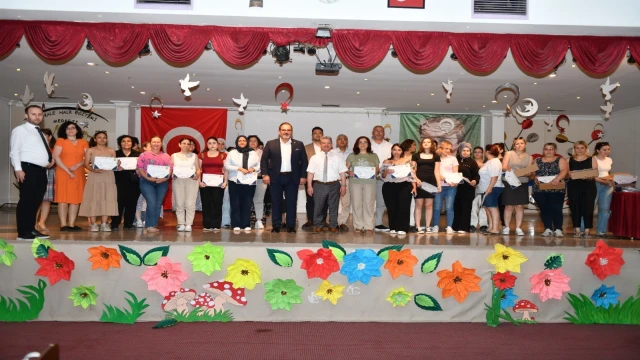 Girişimcilik ve e-ticareti ‘Kadın Işığını Yansıtır’ projesiyle öğrendiler