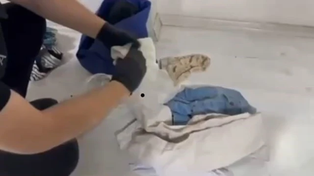 Havayoluyla Denizli’ye gelen yabancı yolcu 1,25 kilo uyuşturucu ile yakalandı