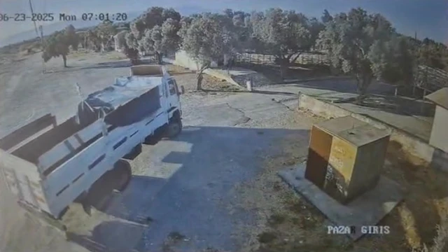 Denizli'den çaldıkları traktörü kamyona yükleyip üstünü örten hırsızlar Aydın'da yakalandı