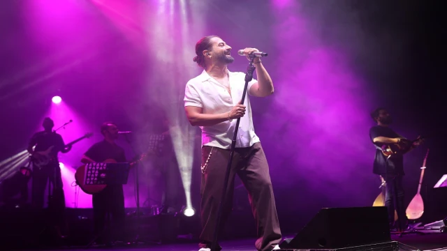 Koray Avcı, Tavas Zeybek Festivalinde unutulmaz bir gece yaşattı