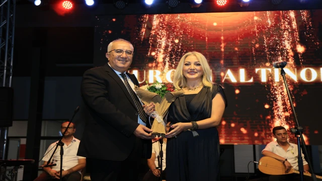 Nurcan Altınok, Çameli festivalinde unutulmaz bir gece yaşattı