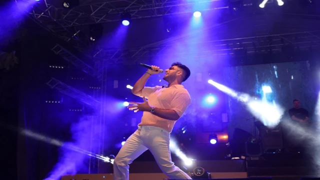 Tavas Zeybek Festivalinde Reynmen unutulmaz gece yaşattı