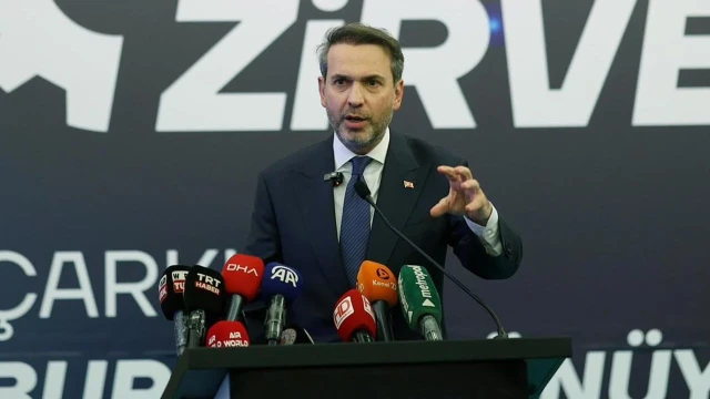 Bakan Bayraktar: "Türkiye artık kendi sınırlarının ötesinde petrol ve doğalgaz arayan güçlü bir ülke haline geldi"