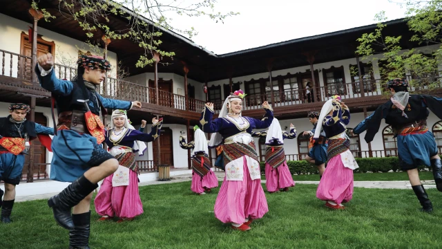 MERKEZEFENDİ’DE HALK OYUNLARI KURS KAYITLARI BAŞLADI