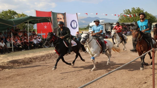 Tavas’ta 14. Rahvan Koşusu heyecanı yaşandı