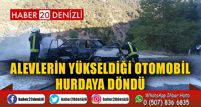 Alevlerin yükseldiği otomobil hurdaya döndü