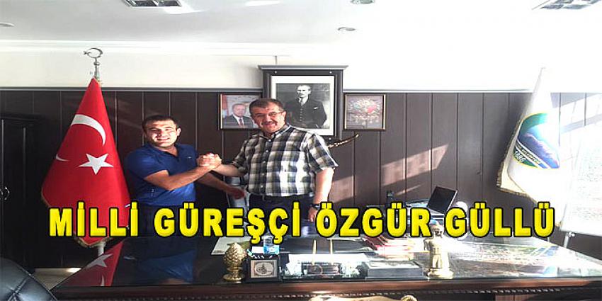 MİLLİ GÜREŞÇİ ÖZGÜR GÜLLÜ
