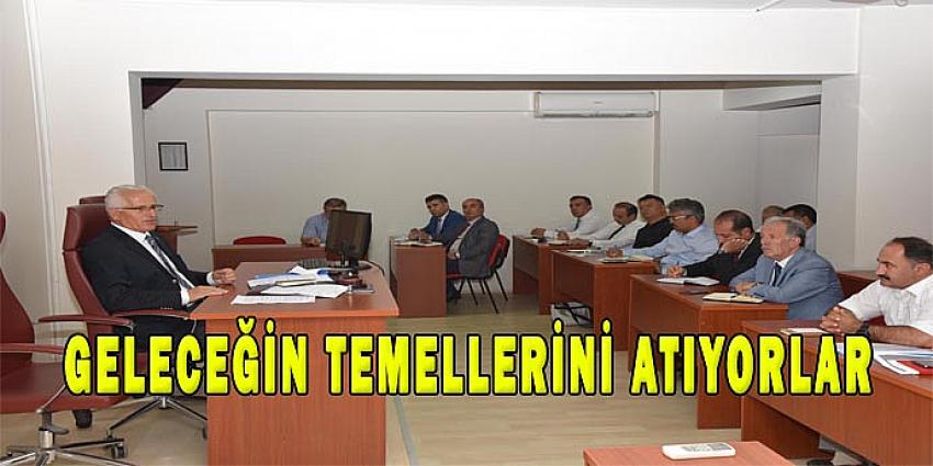 GELECEĞİN TEMELLERİNİ ATIYORLAR